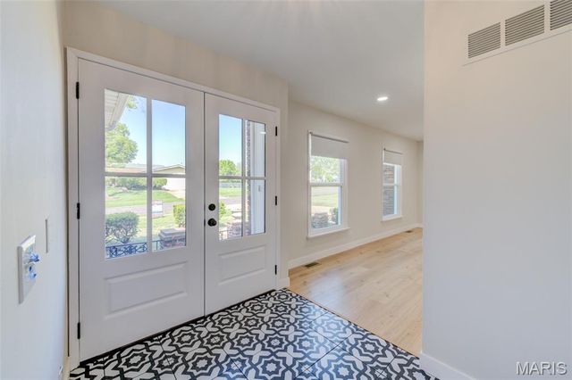 2060 Aqueduct Drive, Florissant, MO 63033