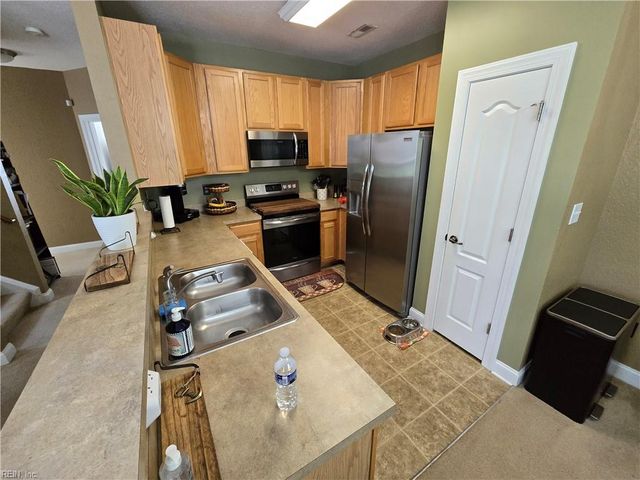 4400 Leamore Square RD, Virginia Beach, VA 23462