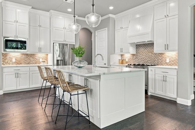 2701 Trinity Trail Way, Fort Worth, TX 76118