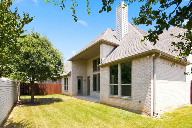 2701 Trinity Trail Way, Fort Worth, TX 76118