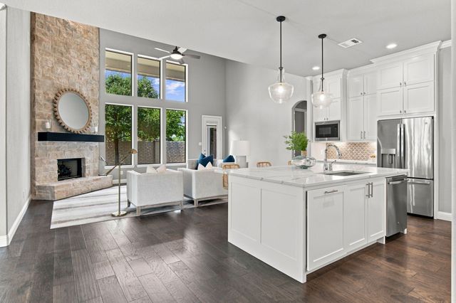 2701 Trinity Trail Way, Fort Worth, TX 76118