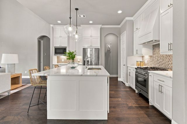 2701 Trinity Trail Way, Fort Worth, TX 76118