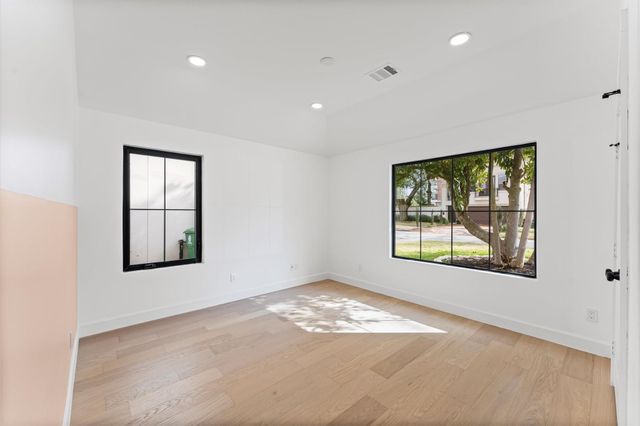 4010 Norfolk Street, Houston, TX 77027