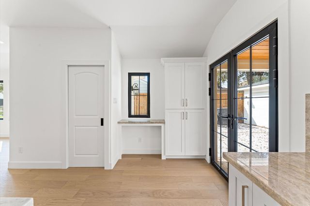 4010 Norfolk Street, Houston, TX 77027