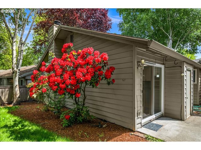 11257 Sw SPRINGWOOD Dr, Portland, OR 97223