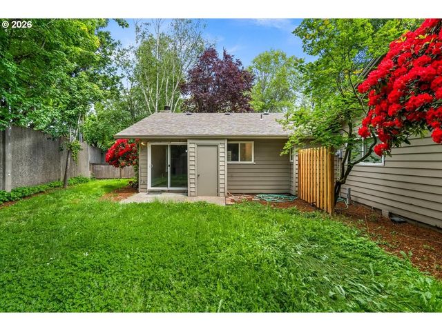 11257 Sw SPRINGWOOD Dr, Portland, OR 97223