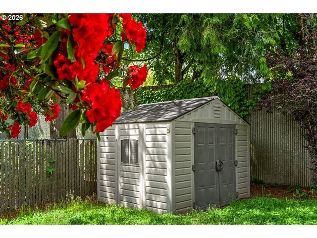 11257 Sw SPRINGWOOD Dr, Portland, OR 97223