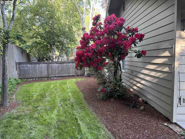 11257 Sw SPRINGWOOD Dr, Portland, OR 97223