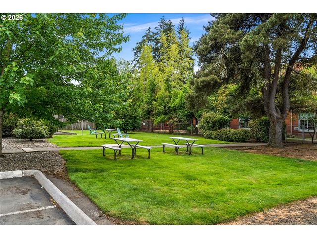 11257 Sw SPRINGWOOD Dr, Portland, OR 97223