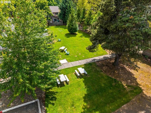11257 Sw SPRINGWOOD Dr, Portland, OR 97223
