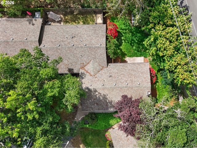 11257 Sw SPRINGWOOD Dr, Portland, OR 97223