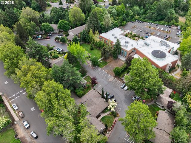 11257 Sw SPRINGWOOD Dr, Portland, OR 97223