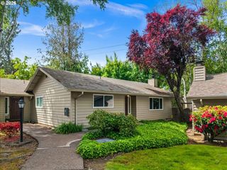 11257 Sw SPRINGWOOD Dr, Portland, OR 97223