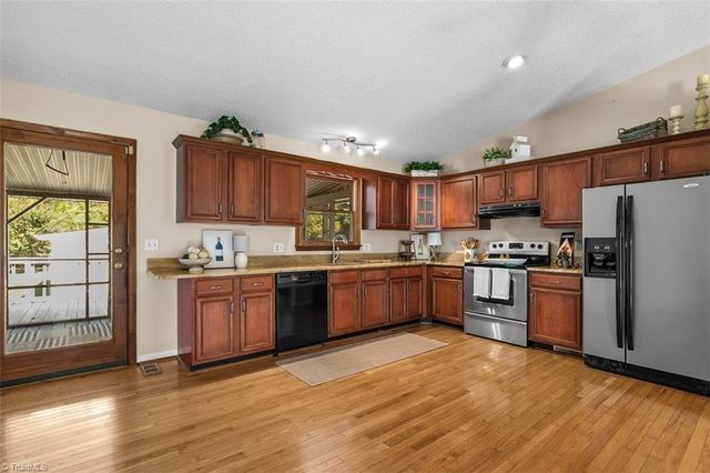 1110 Barham Road, Greensboro, NC 27455