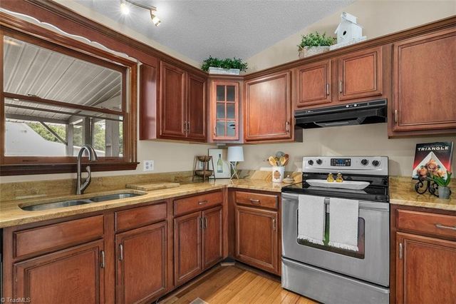 1110 Barham Road, Greensboro, NC 27455