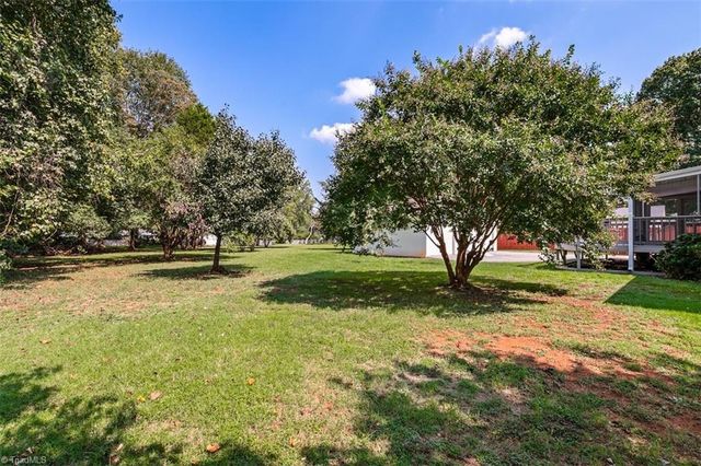 1110 Barham Road, Greensboro, NC 27455