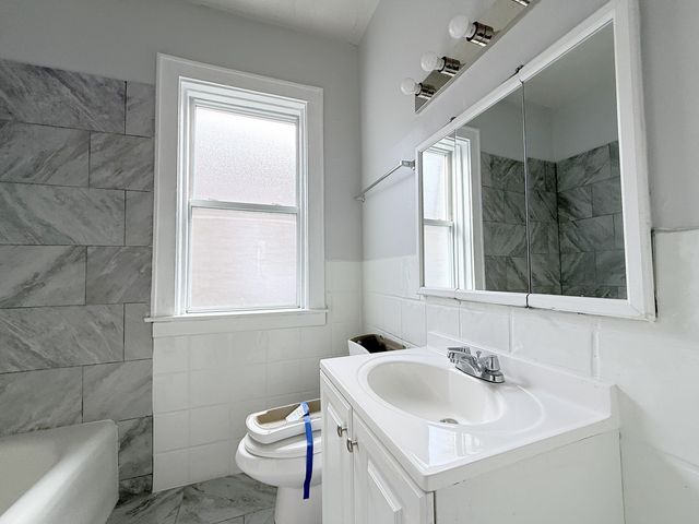 8216 S Maryland Avenue, Chicago, IL 60619