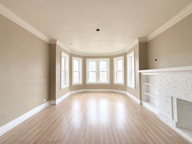 8216 S Maryland Avenue, Chicago, IL 60619