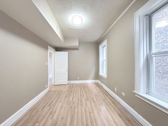 8216 S Maryland Avenue, Chicago, IL 60619