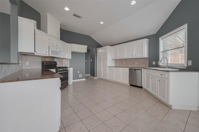 9631 Highland Pointe Drive, Needville, TX 77461