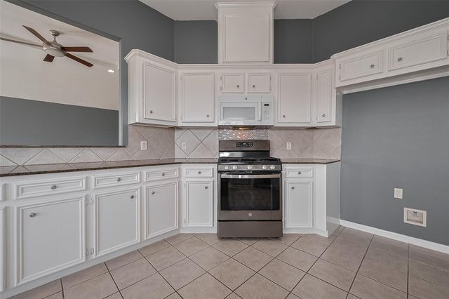 9631 Highland Pointe Drive, Needville, TX 77461
