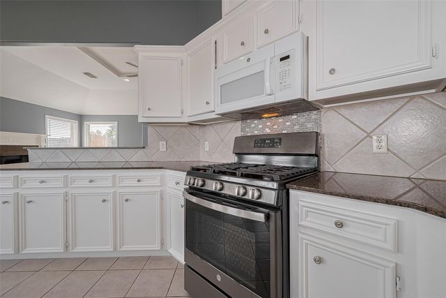 9631 Highland Pointe Drive, Needville, TX 77461