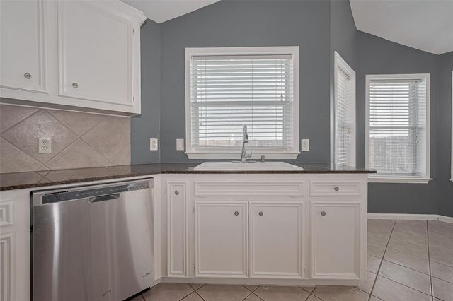9631 Highland Pointe Drive, Needville, TX 77461