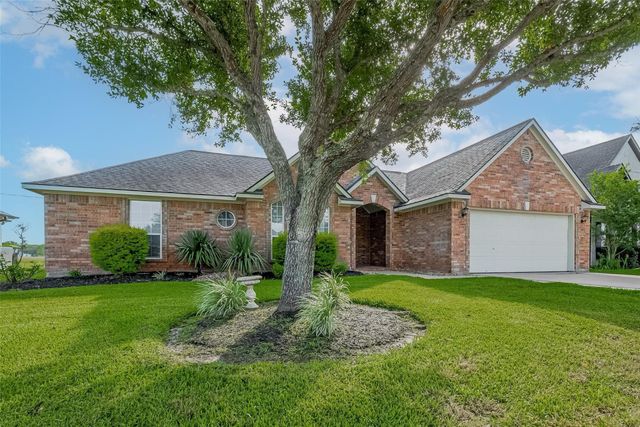 9631 Highland Pointe Drive, Needville, TX 77461
