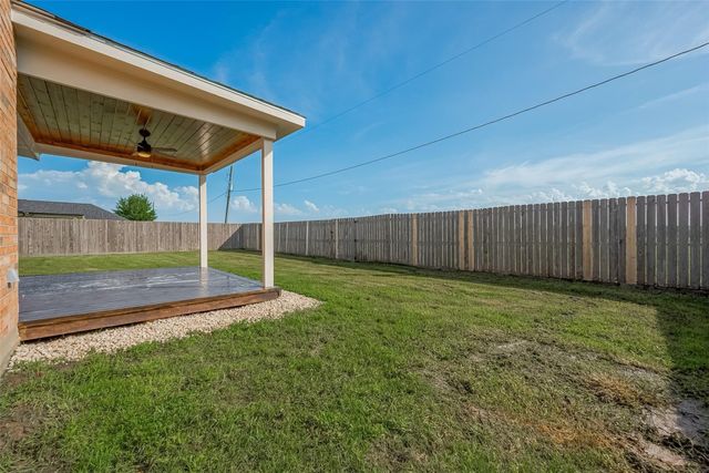 9631 Highland Pointe Drive, Needville, TX 77461