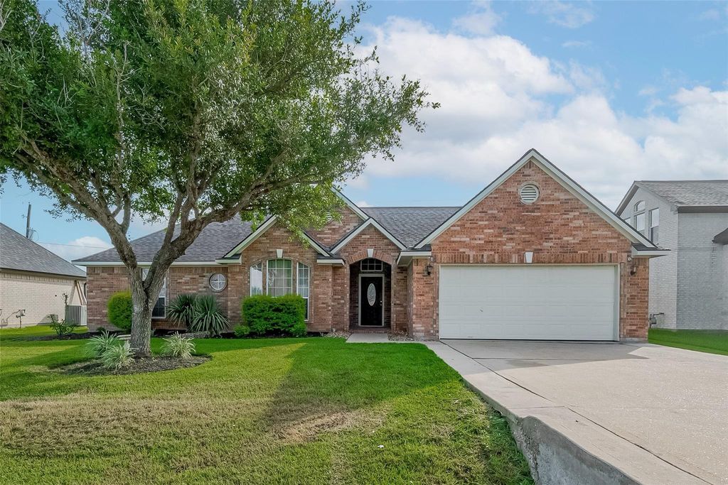 9631 Highland Pointe Drive, Needville, TX 77461
