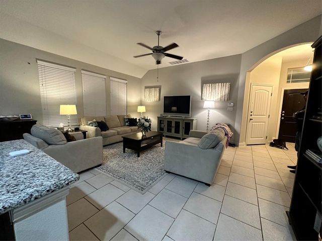 404 Blue Waterleaf LN, Georgetown, TX 78626