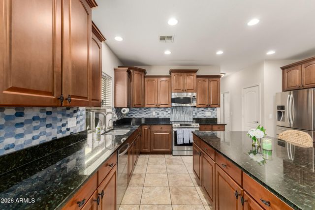 2507 E RUSTLING OAKS Lane, Phoenix, AZ 85024