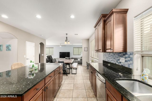 2507 E RUSTLING OAKS Lane, Phoenix, AZ 85024