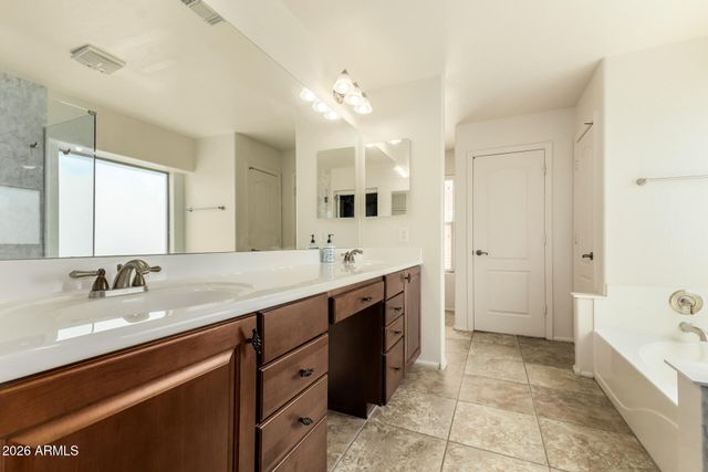 2507 E RUSTLING OAKS Lane, Phoenix, AZ 85024