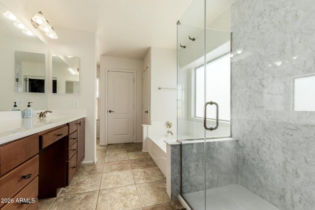 2507 E RUSTLING OAKS Lane, Phoenix, AZ 85024