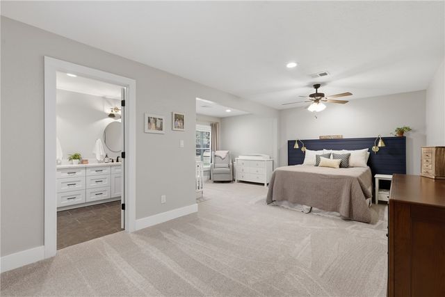 515 Crescent Drive, Bryan, TX 77801