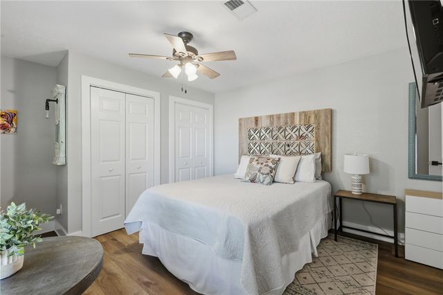 515 Crescent Drive, Bryan, TX 77801