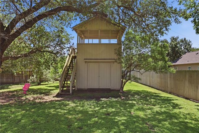 515 Crescent Drive, Bryan, TX 77801