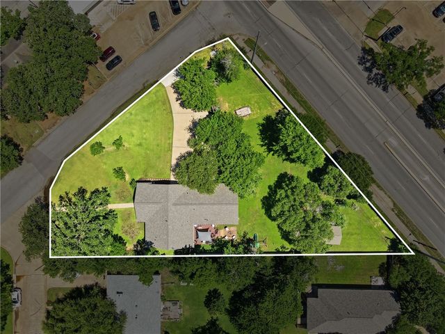 515 Crescent Drive, Bryan, TX 77801