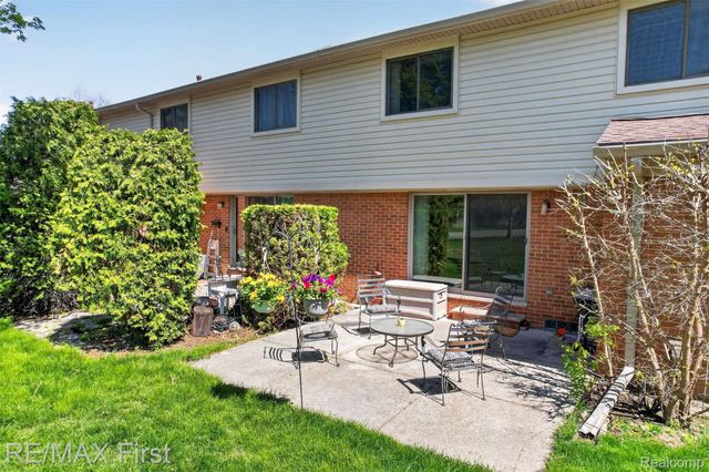 3660 Old Creek Road Road 36, Troy, MI 48084