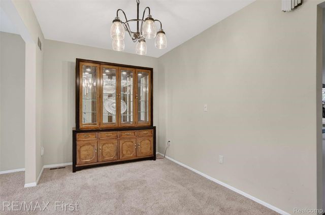 3660 Old Creek Road Road 36, Troy, MI 48084