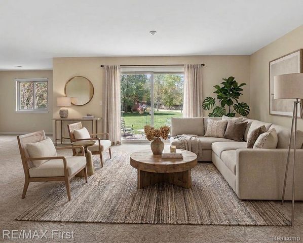 3660 Old Creek Road Road 36, Troy, MI 48084