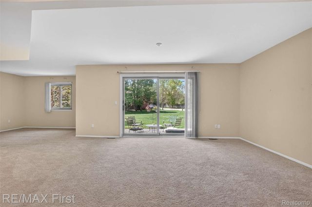 3660 Old Creek Road Road 36, Troy, MI 48084