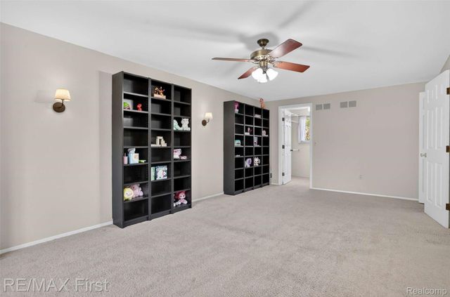 3660 Old Creek Road Road 36, Troy, MI 48084