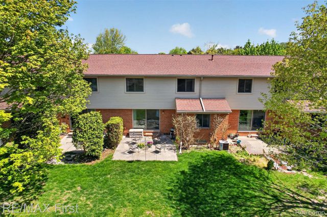 3660 Old Creek Road Road 36, Troy, MI 48084