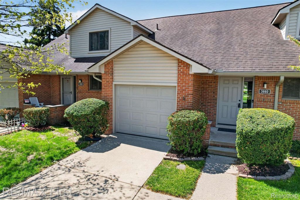 3660 Old Creek Road Road 36, Troy, MI 48084