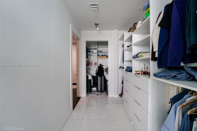 900 Biscayne Blvd 3407, Miami, FL 33132