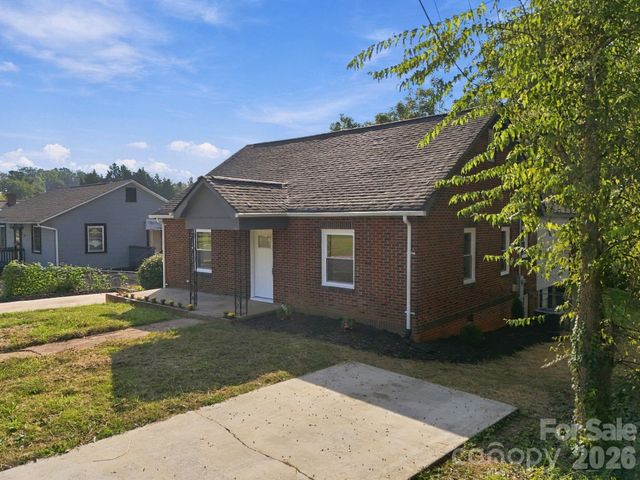 314 Rockyford Street, Morganton, NC 28655