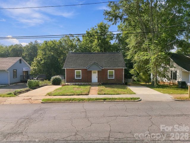314 Rockyford Street, Morganton, NC 28655