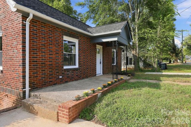 314 Rockyford Street, Morganton, NC 28655